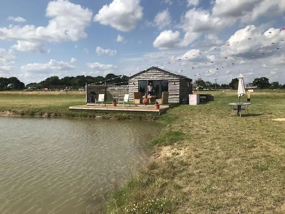 Cabin In Beautiful Countryside With Private Lake Донкастер Шале